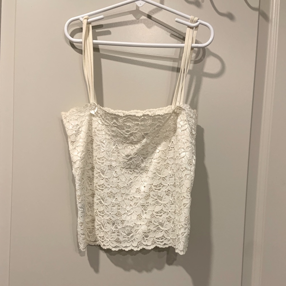 Women’s lace crop top